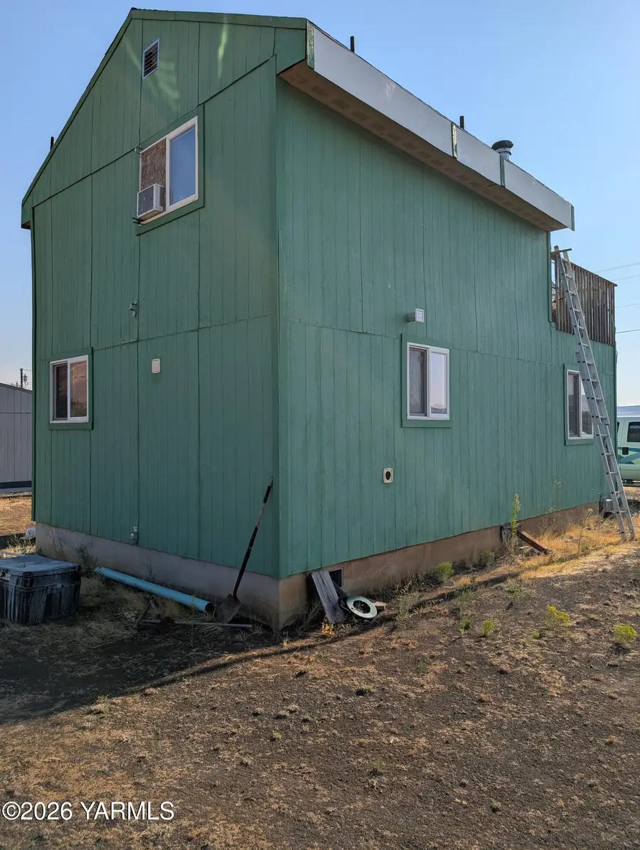 705 Skyline Ave, Roosevelt, WA 99356 - #3