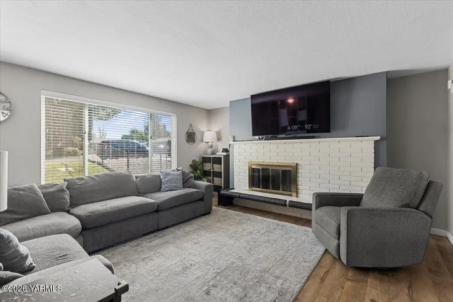 4907 W Viola, Yakima, WA 98908 - #2