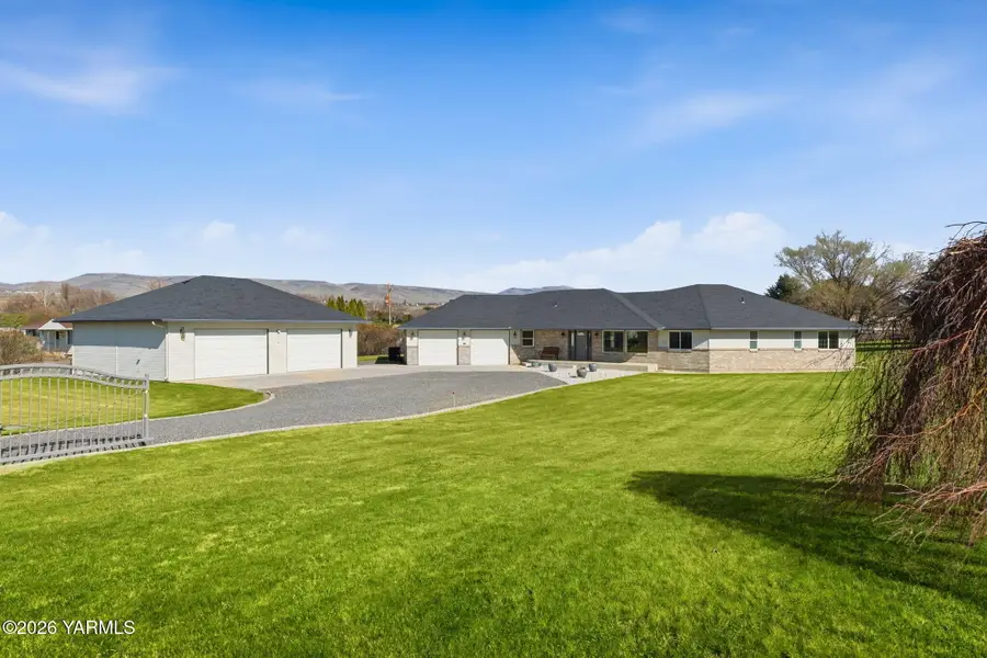 461 White, Yakima, WA 98901 - #3
