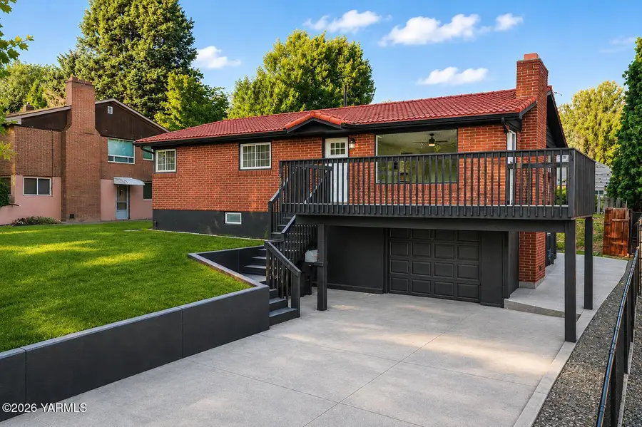 909 S 23rd, Yakima, WA 98902 - #2