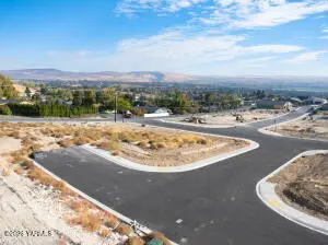 840 Sunlight Ln, Selah, WA 98942 - #3