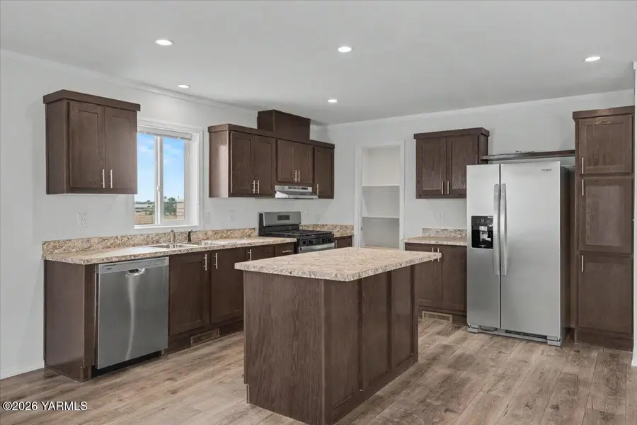 18 W Washington, Yakima, WA 98903 - #3