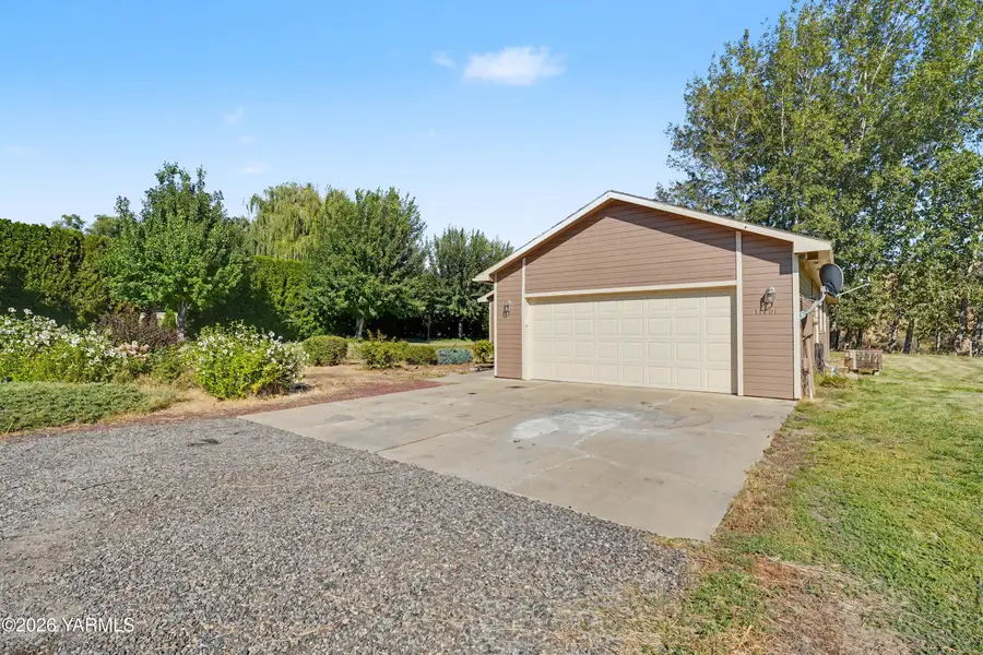 11201 Summitview, Yakima, WA 98908 - #3