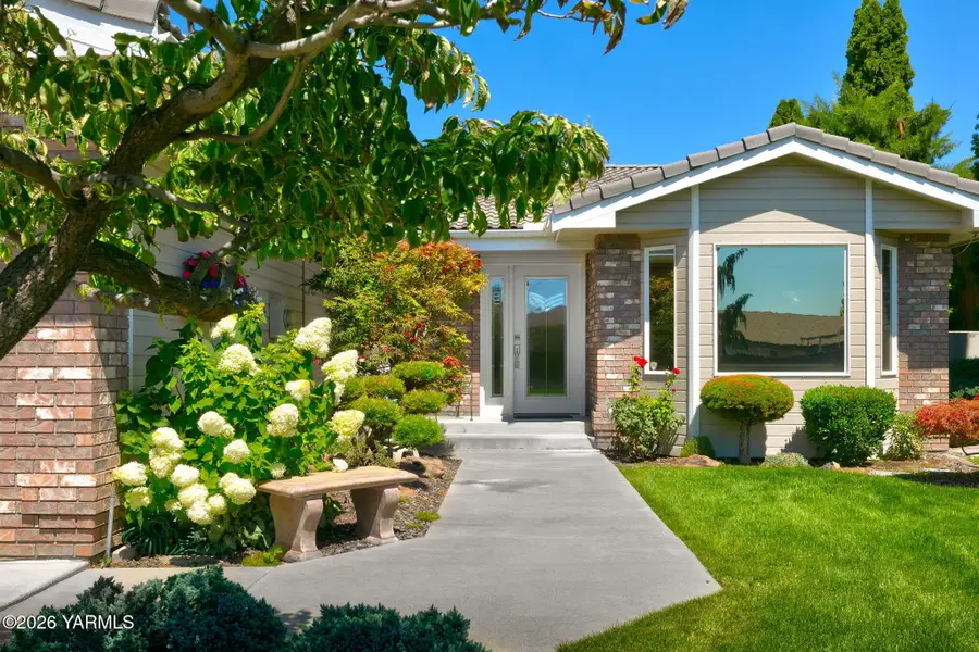 7221 Summitview, Yakima, WA 98908 - #2