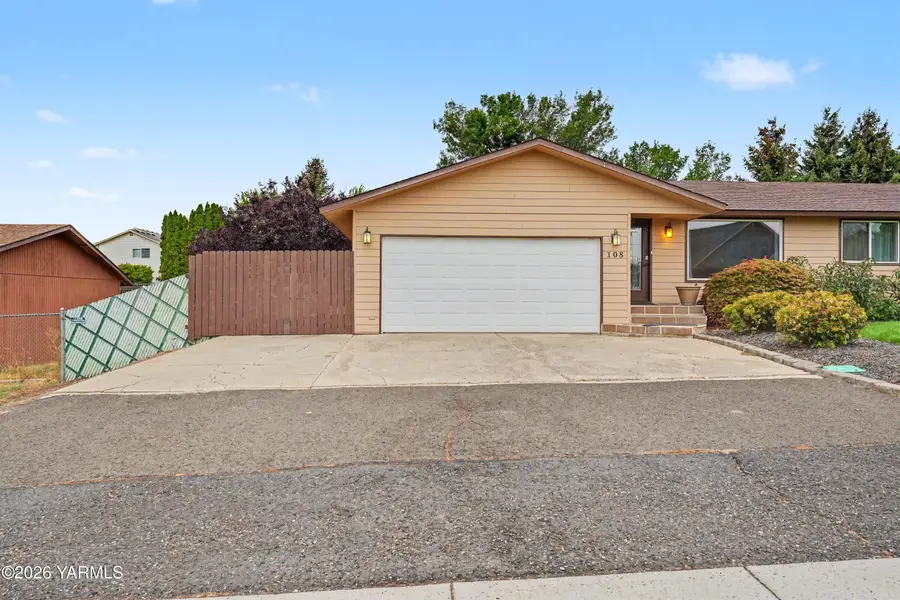 108 N 90th, Yakima, WA 98908 - #3