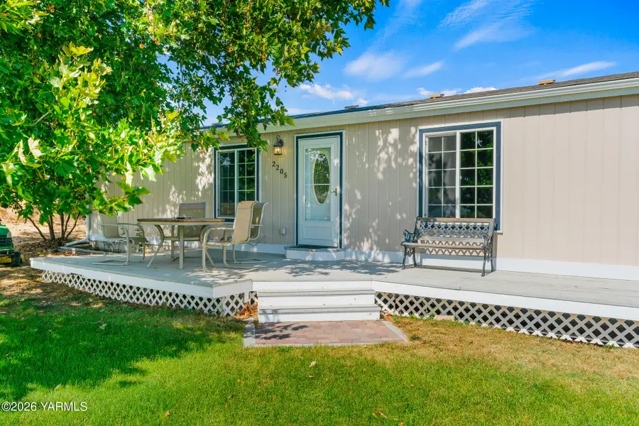 2205 S 73rd, Yakima, WA 98908 - #3