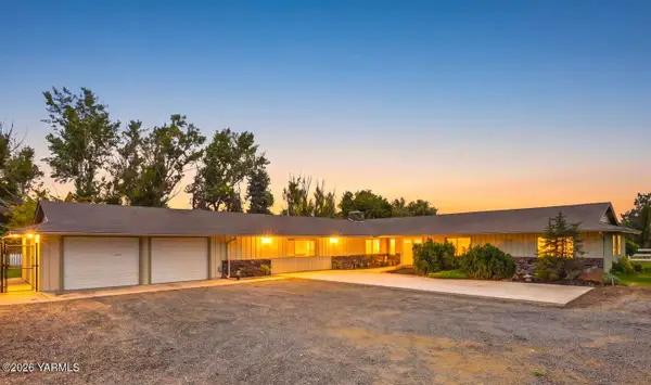 11603 W Wide Hollow, Yakima, WA 98908