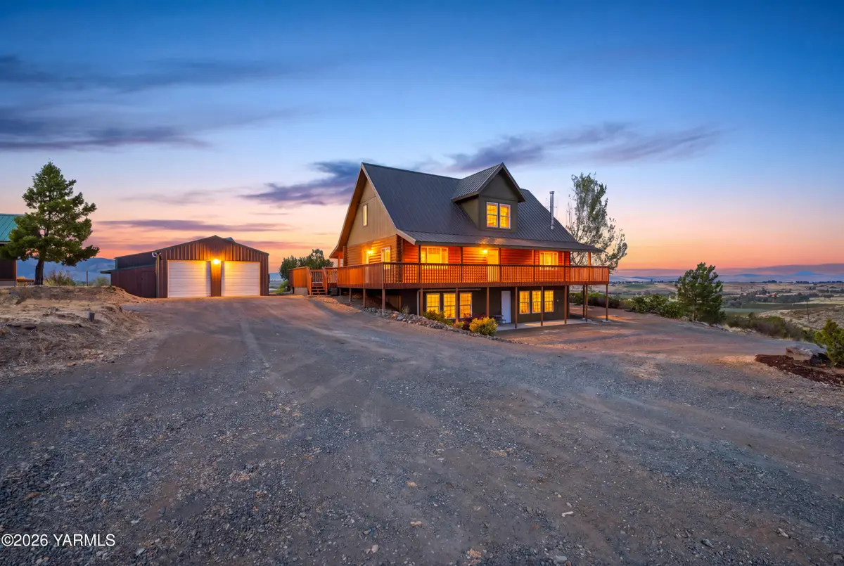 2108 Pioneer, Yakima, WA 98908 - #1