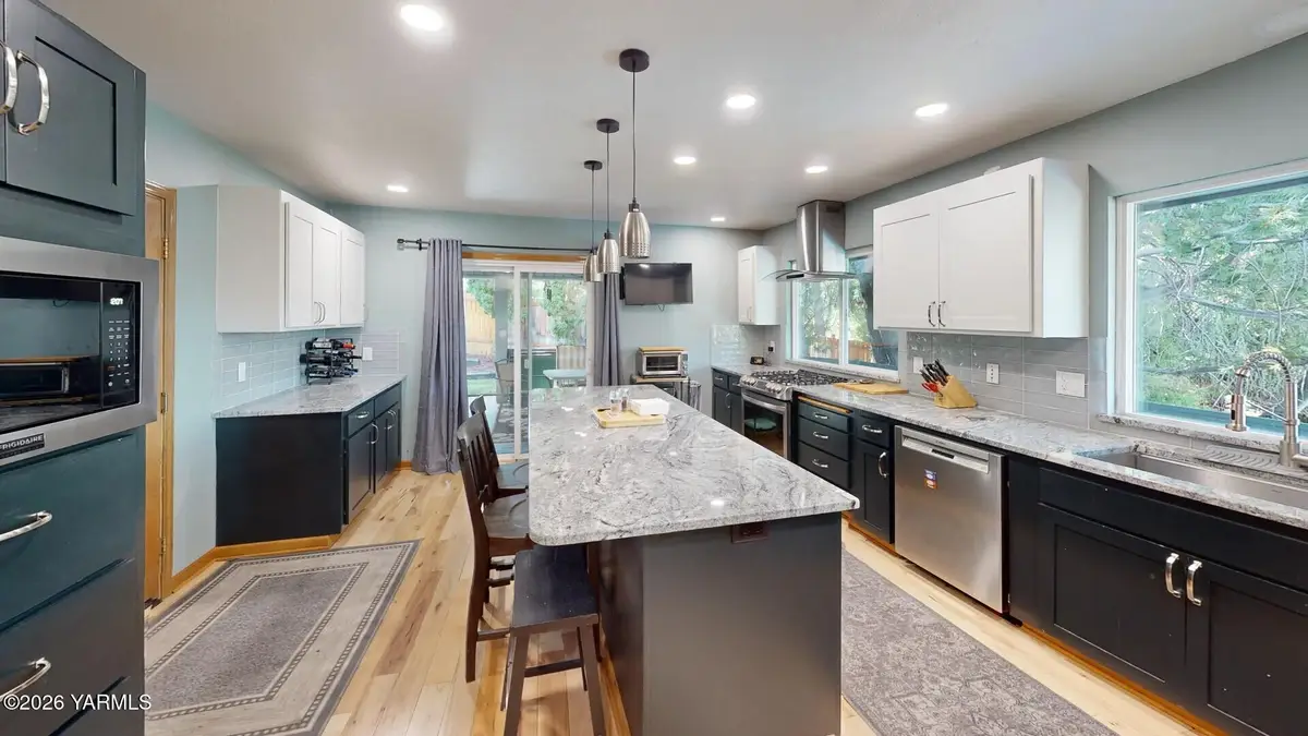118 N 79th, Yakima, WA 98908 - #1