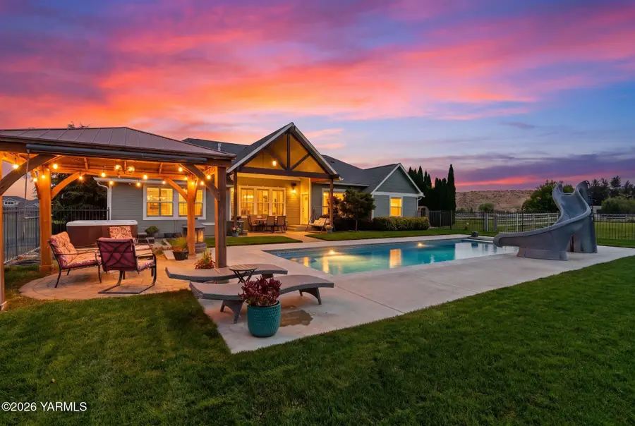 901 Hollow Creek, Yakima, WA 98908 - #2