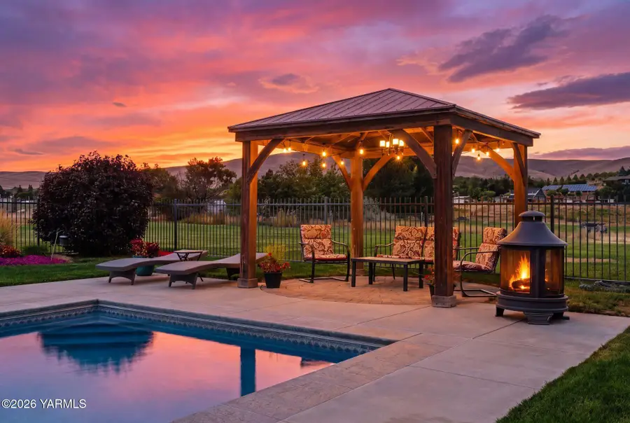901 Hollow Creek, Yakima, WA 98908 - #3