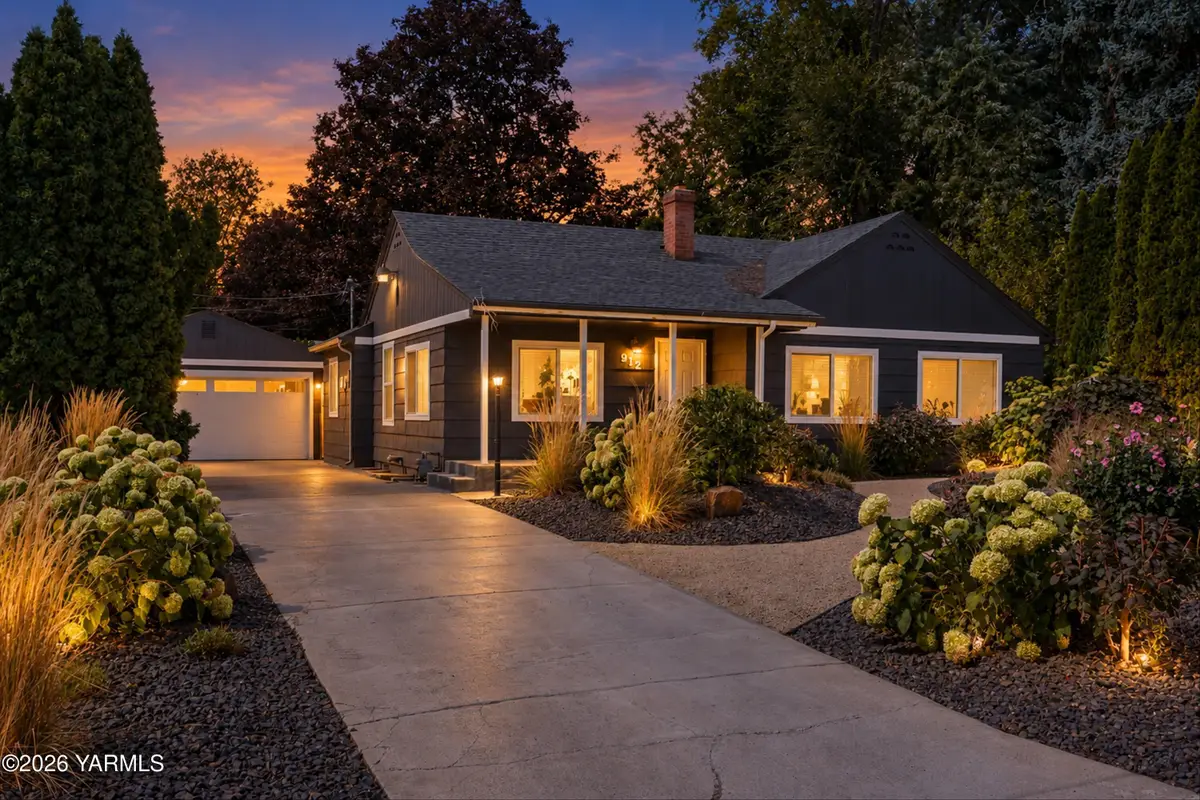 912 S 25th, Yakima, WA 98902 - #1