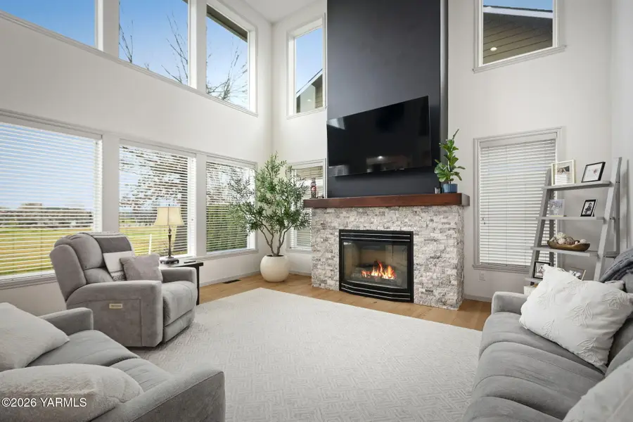 9503 Occidental, Yakima, WA 98903 - #3