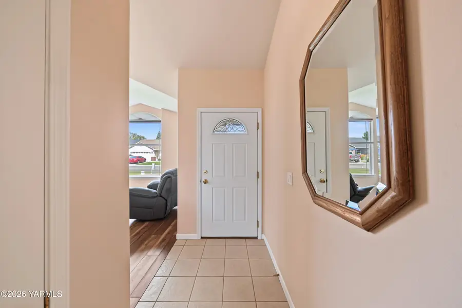 7800 Olmstead, Yakima, WA 98903 - #2