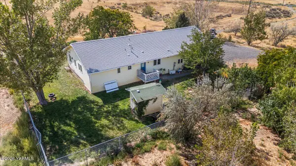 4301 Cheyne, Zillah, WA 98953