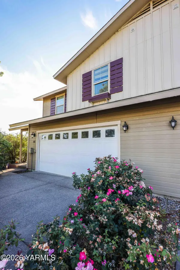 802 Fountain, Zillah, WA 98953