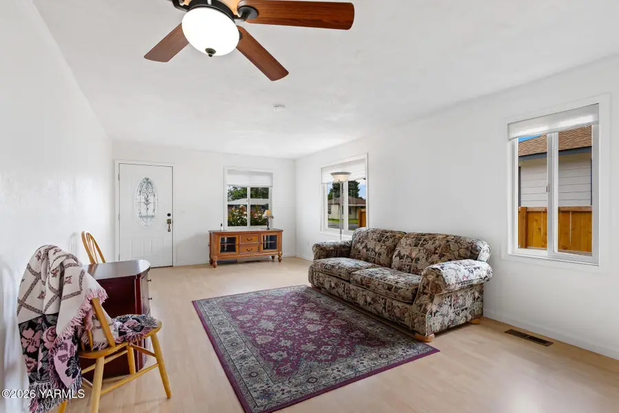 1610 S 4th, Yakima, WA 98902 - #3