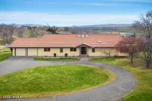 722 Ghormley Rd, Yakima, WA 98908