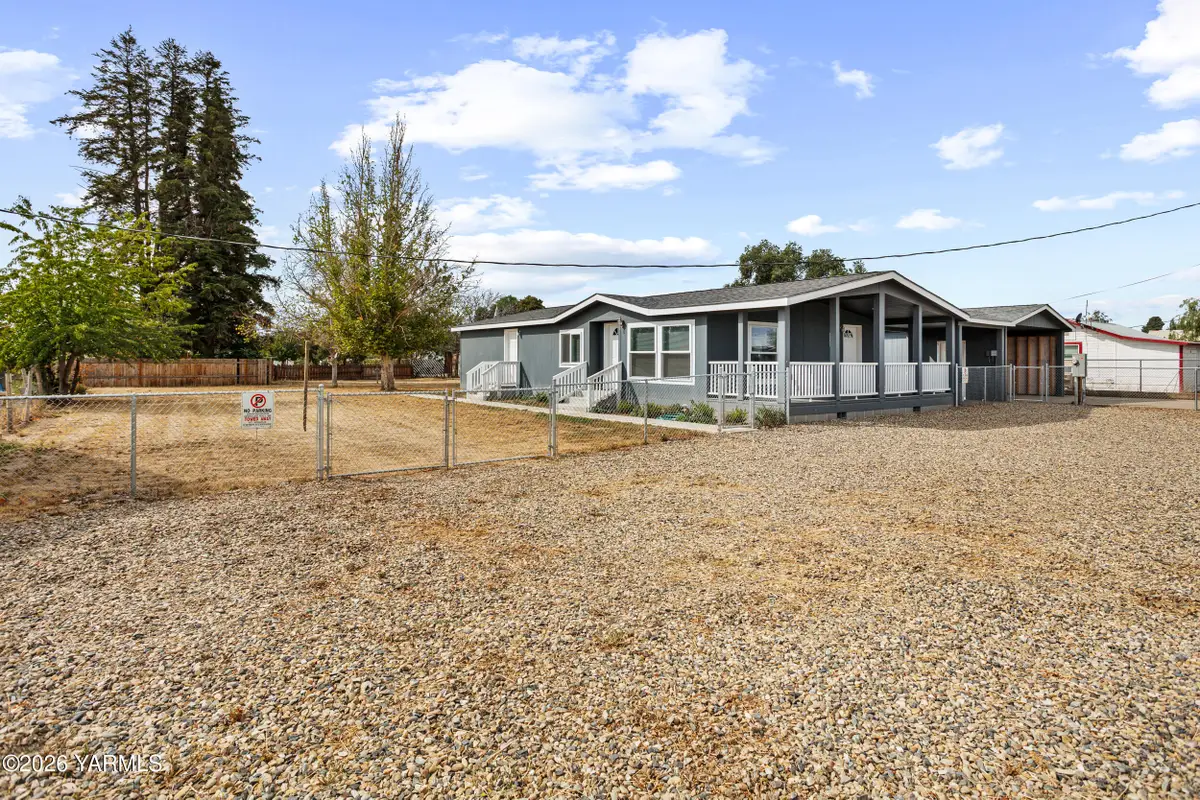 100 Washington, Harrah, WA 98933 - #1