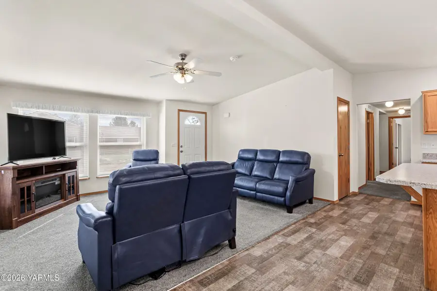 100 Washington, Harrah, WA 98933 - #3