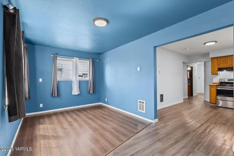 116 1/2 E B, Wapato, WA 98951 - #2