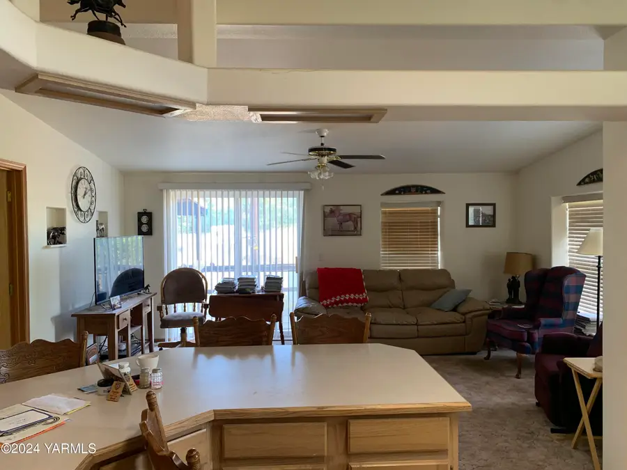511 S Fork, Yakima, WA 98903 - #3