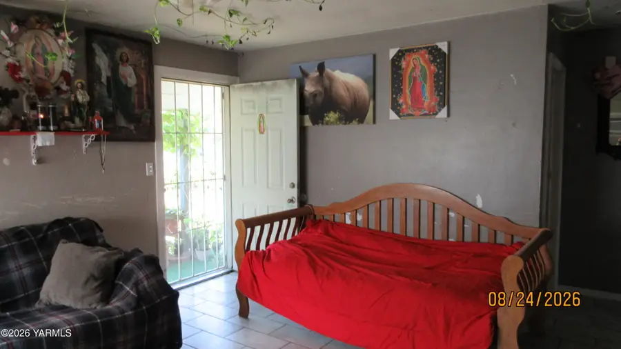 1213 S 1st, Yakima, WA 98902 - #3