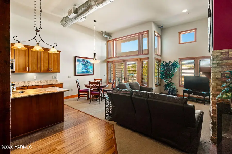 17 N 3rd, Yakima, WA 98901 - #3
