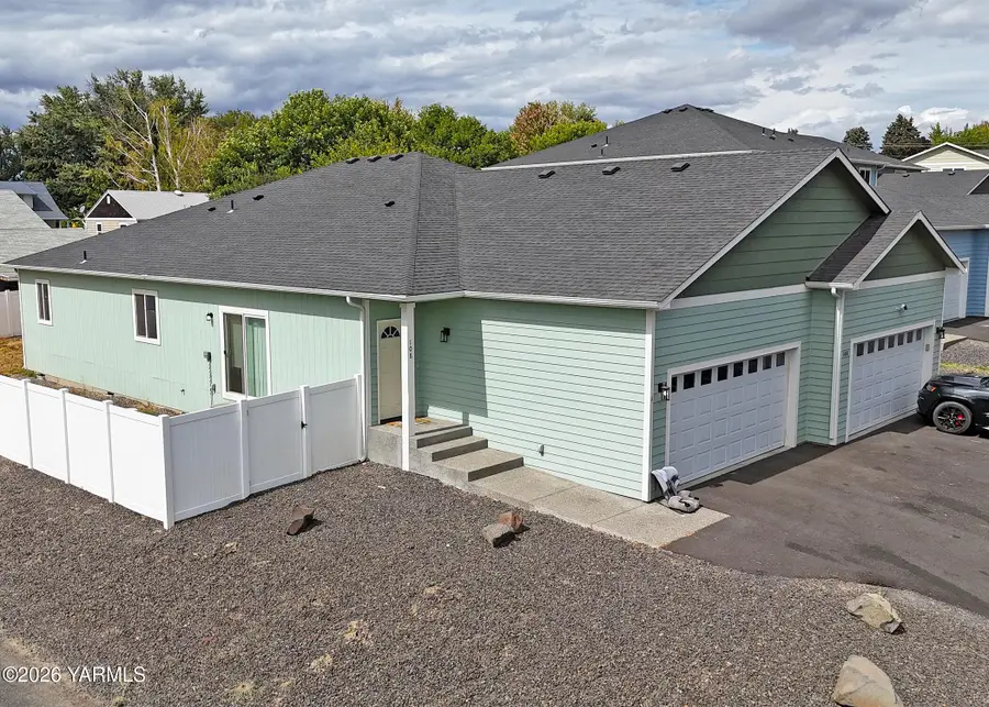 108 N 44th, Yakima, WA 98908 - #3