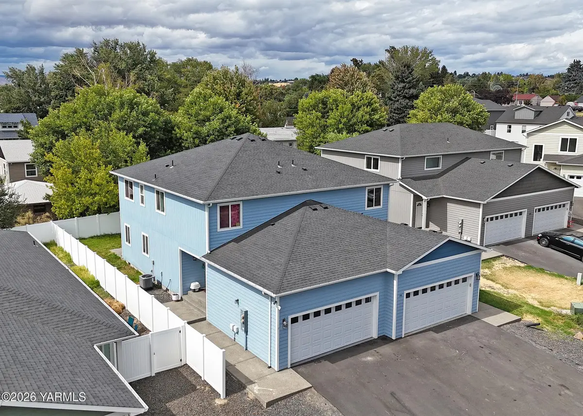 110 N 44th, Yakima, WA 98908 - #1