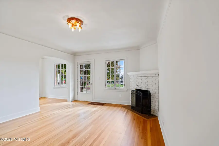 124 N 18th, Yakima, WA 98902 - #2