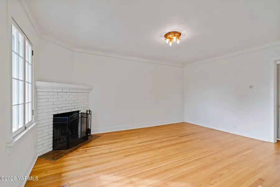 124 N 18th, Yakima, WA 98902 - #3