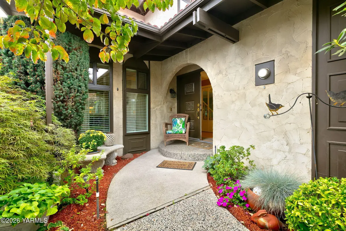 2 Crest, Yakima, WA 98908 - #1