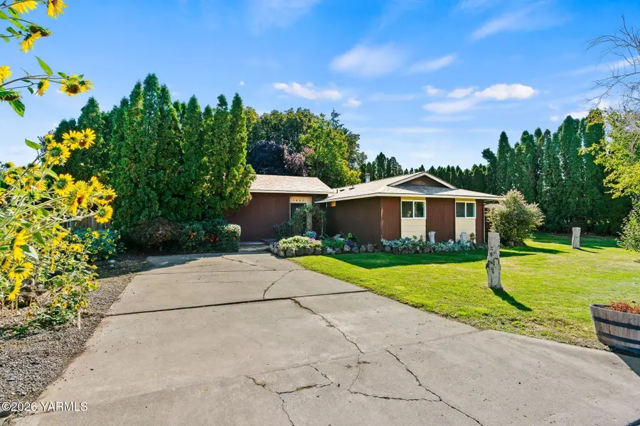 1407 S 35th, Yakima, WA 98902 - #3