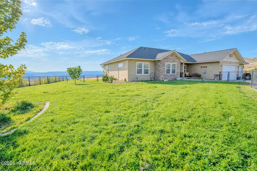 180 S Clark Heights, Yakima, WA 98901 - #2