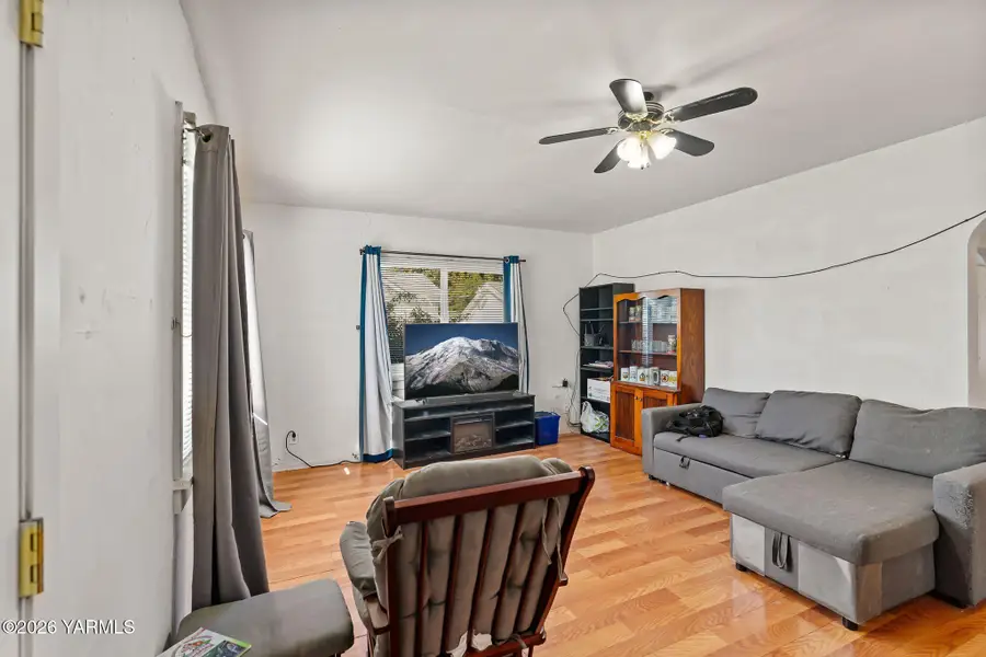 1511 Roosevelt, Yakima, WA 98902 - #3
