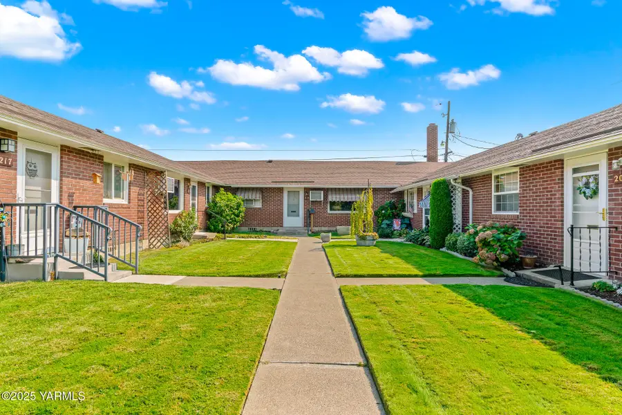 215 N 42nd, Yakima, WA 98908 - #2
