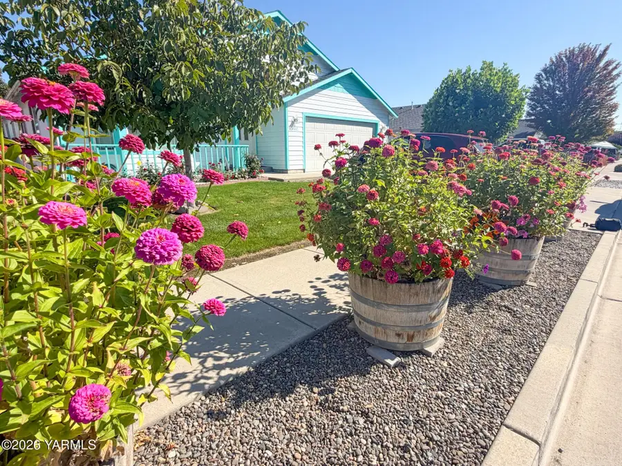 1612 Harvest, Sunnyside, WA 98944 - #2
