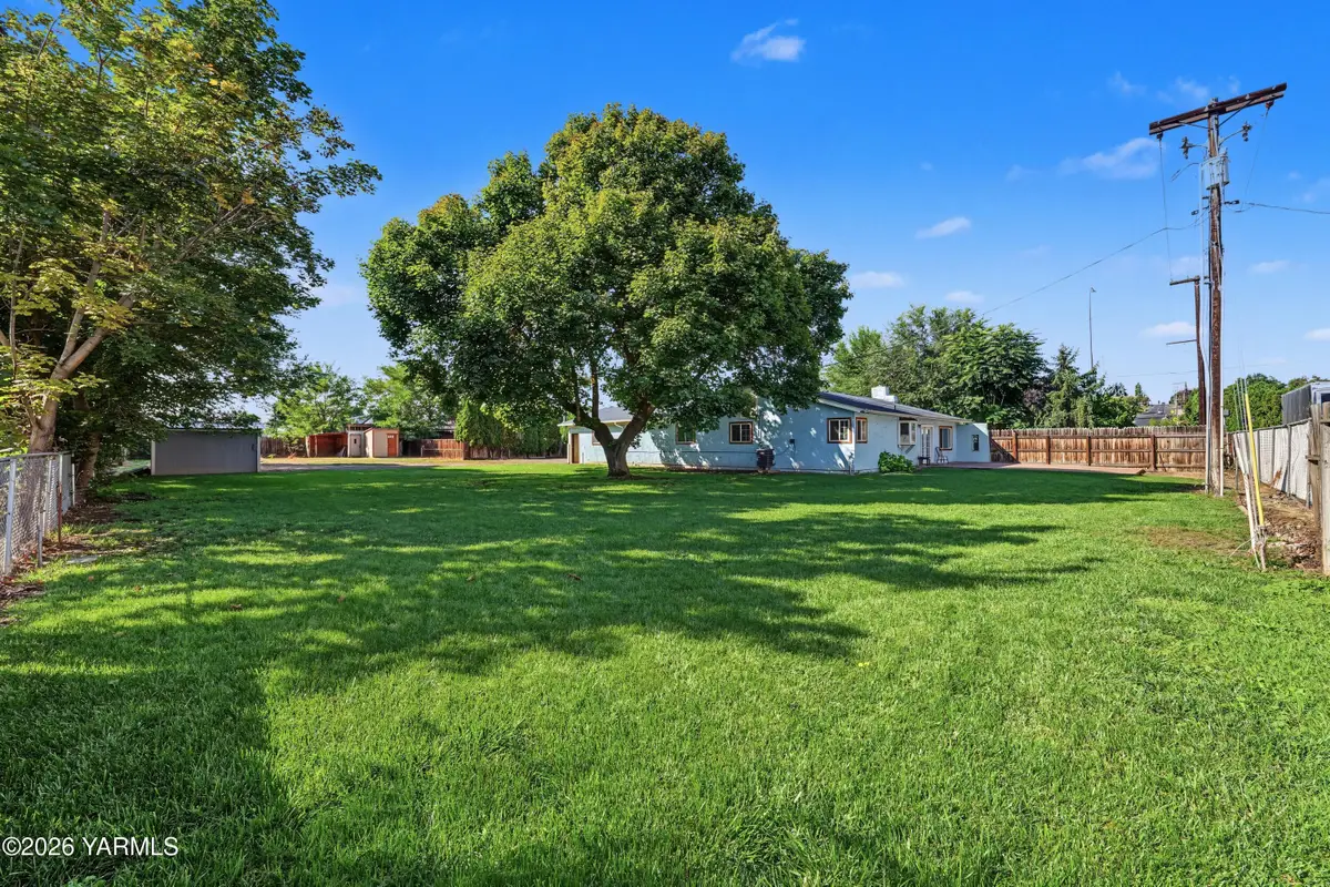 1701 S 72nd, Yakima, WA 98903 - #1