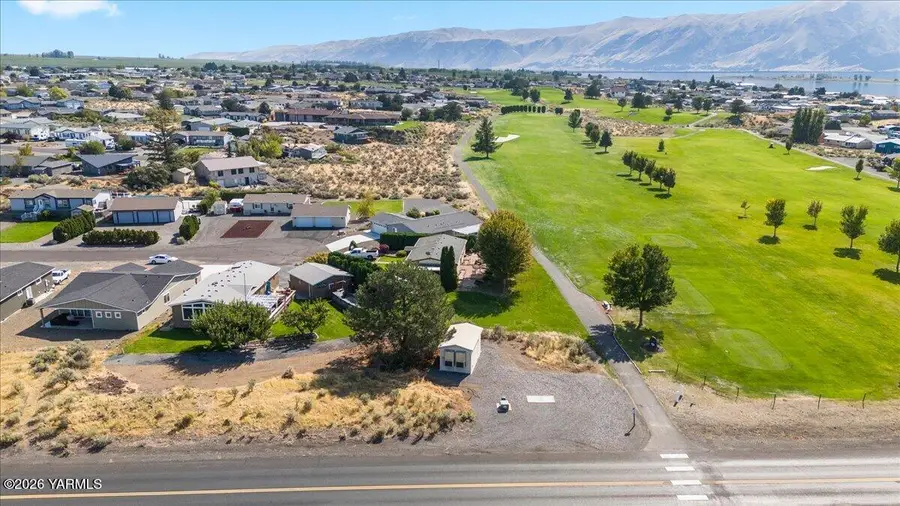 422 SW Cherry Ln, Mattawa, WA 99349 - #3