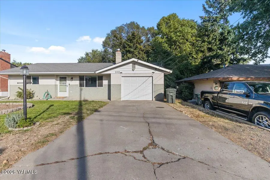 1011 S 33rd, Yakima, WA 98902 - #3