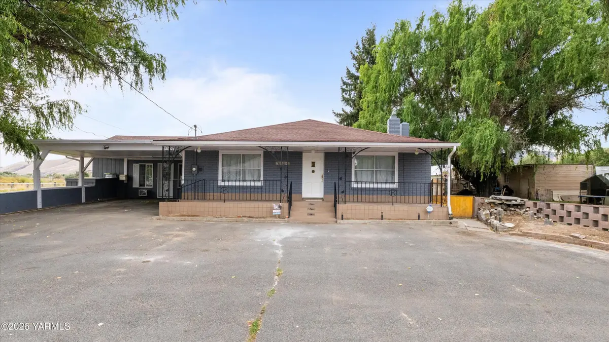 906 Pioneer, Union Gap, WA 98903 - #1