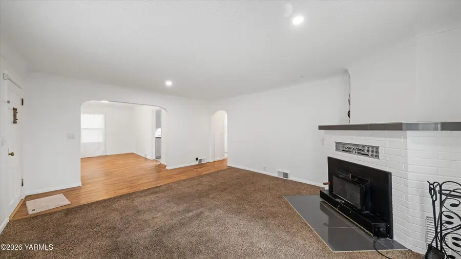 906 Pioneer, Union Gap, WA 98903 - #3