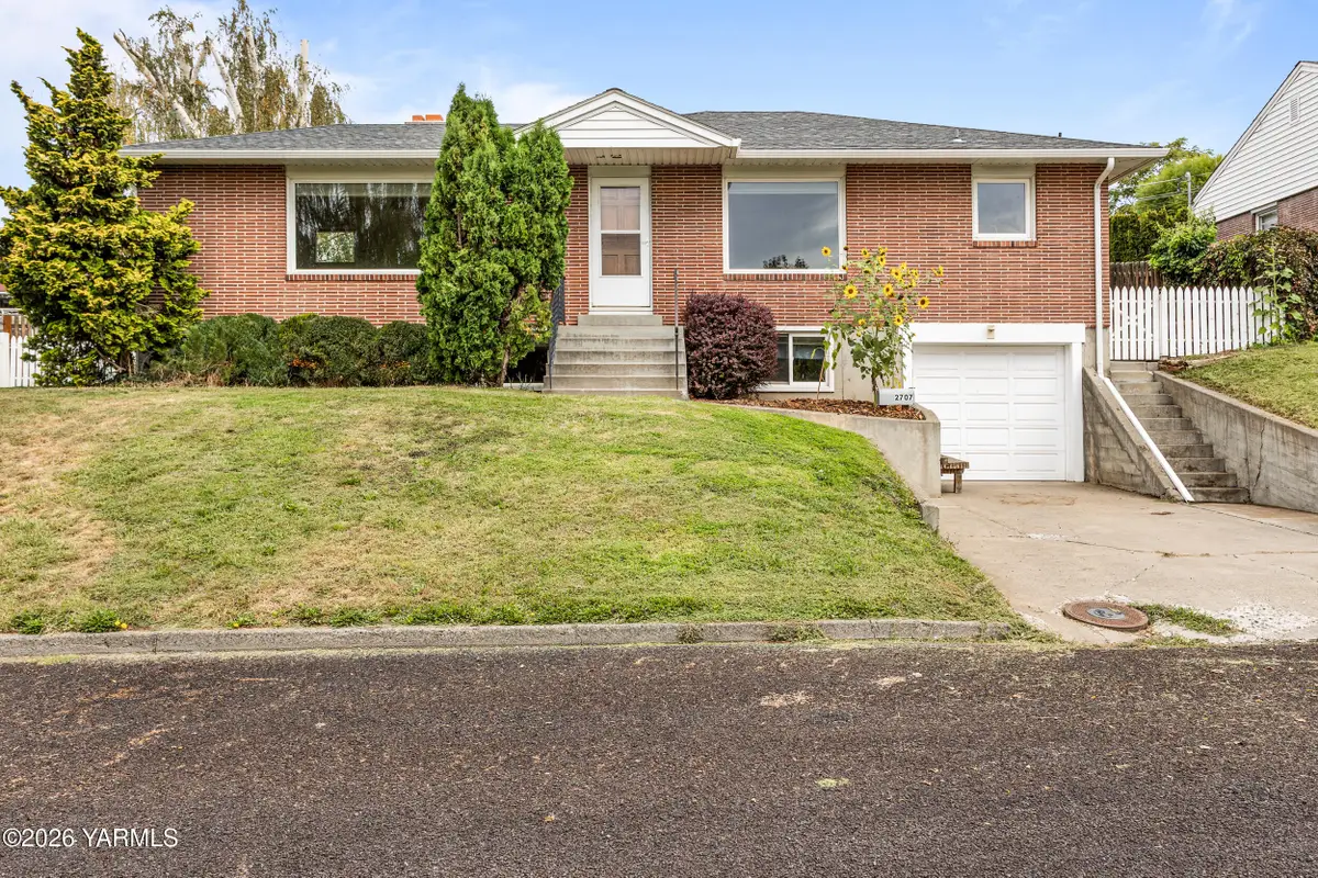 2707 Shelton, Yakima, WA 98902 - #1