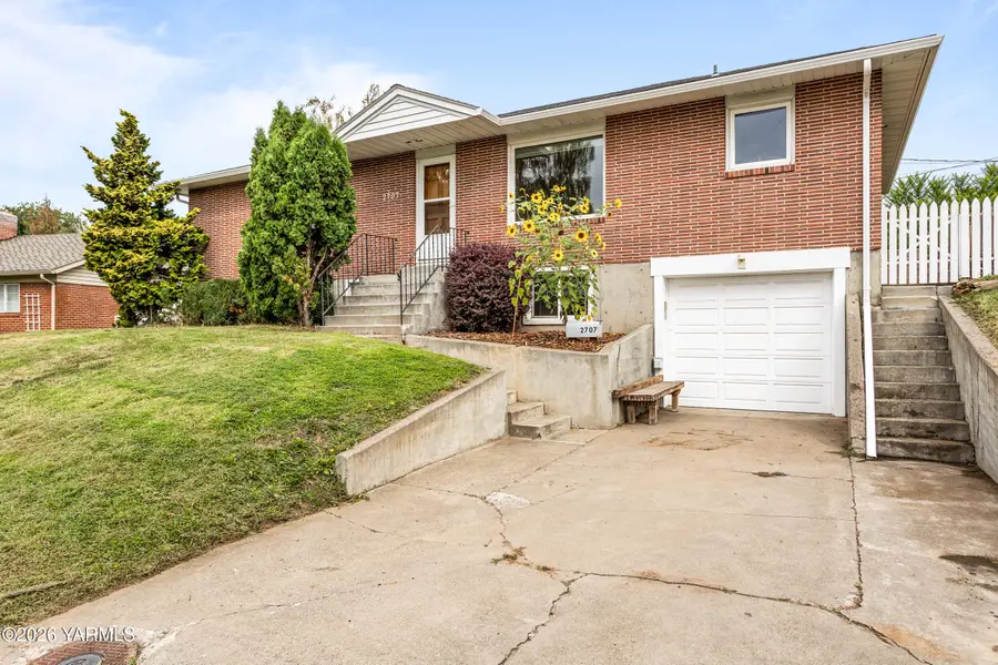 2707 Shelton, Yakima, WA 98902 - #2