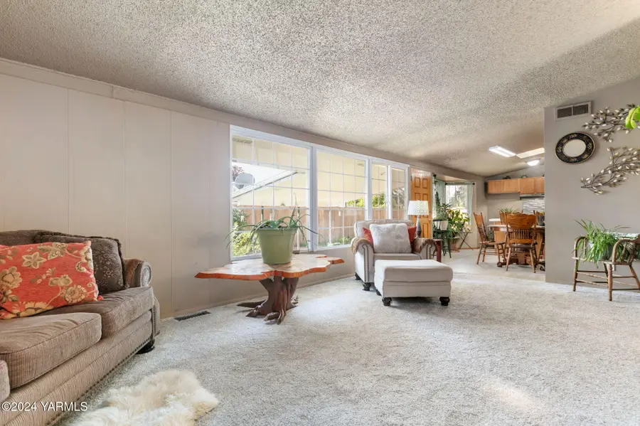 914 S 36th, Yakima, WA 98902 - #3