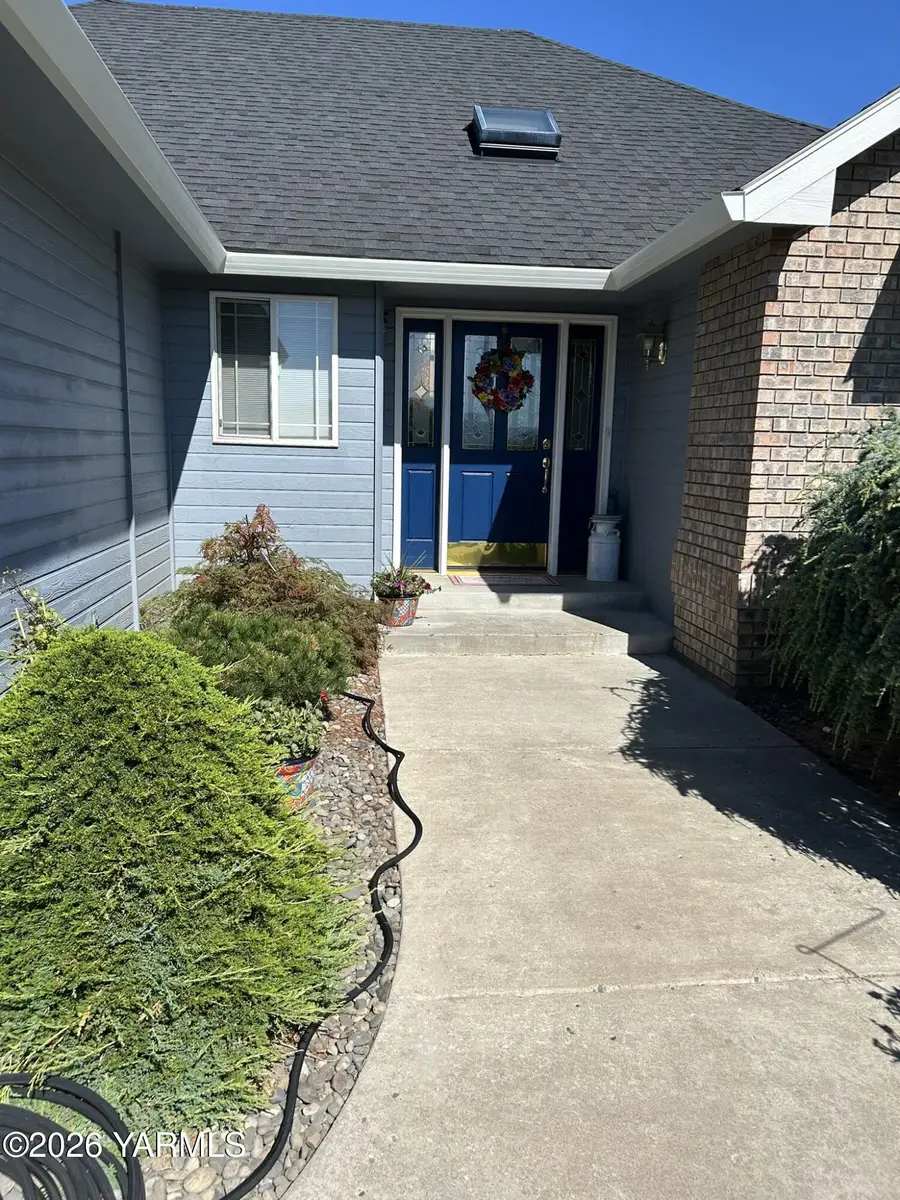 619 S 75th, Yakima, WA 98908 - #2