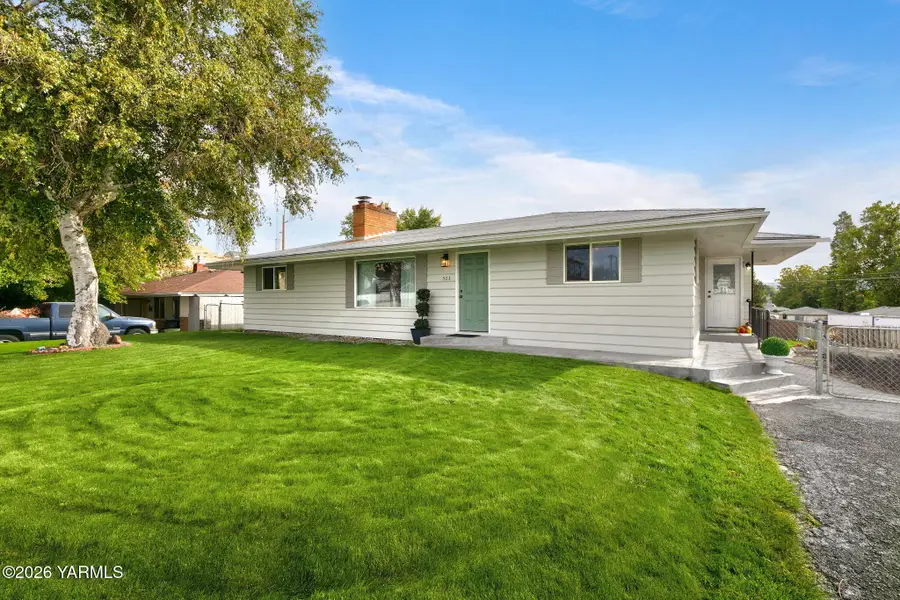 503 N 10th, Selah, WA 98942 - #2