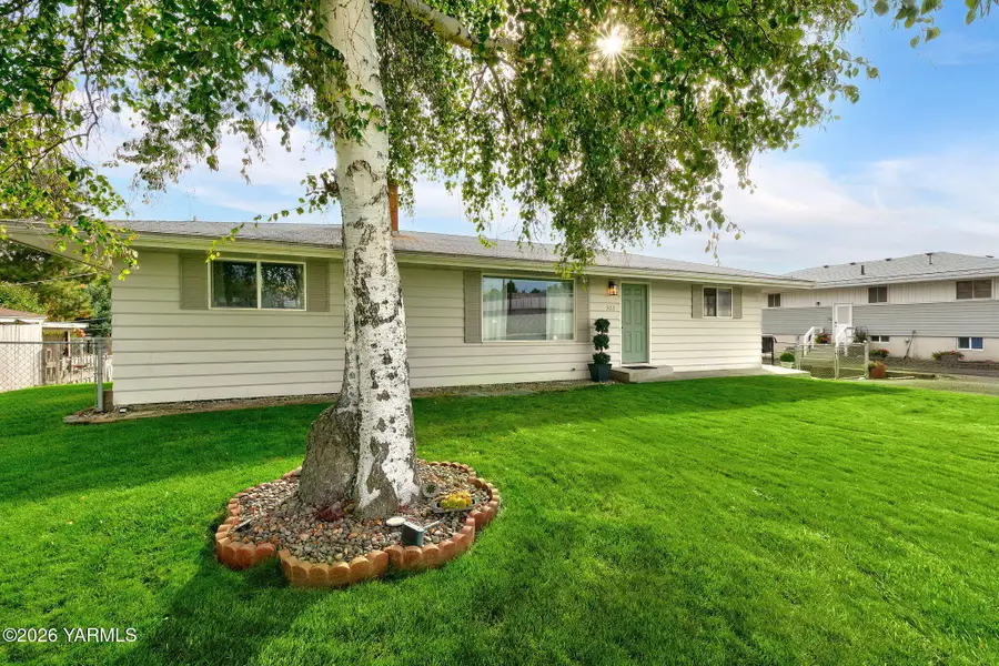 503 N 10th, Selah, WA 98942 - #3