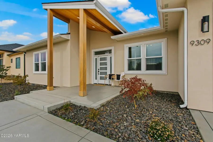 9309 Golden, Yakima, WA 98903 - #2